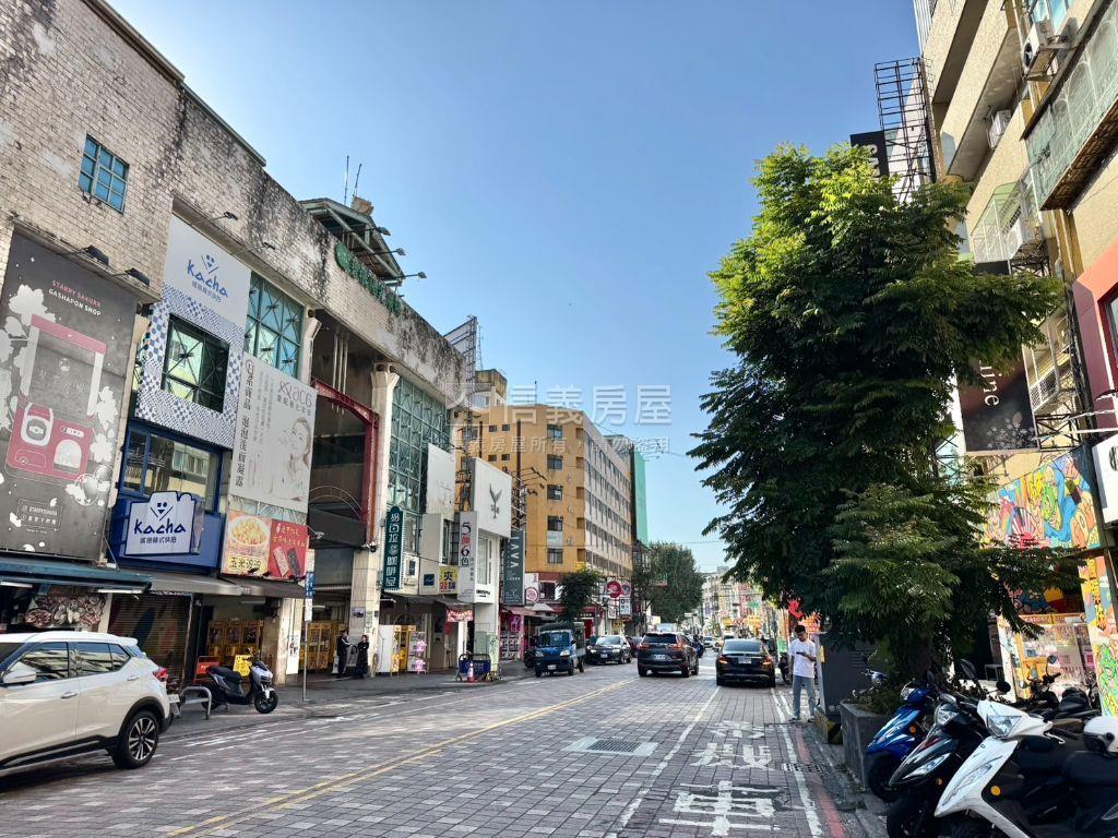 逢甲文華公寓陽台三大套房房屋室內格局與周邊環境