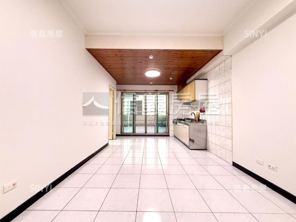 東區鄉城大鎮露台兩房車位房屋室內格局與周邊環境