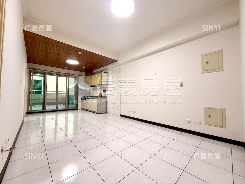 東區鄉城大鎮露台兩房車位房屋室內格局與周邊環境