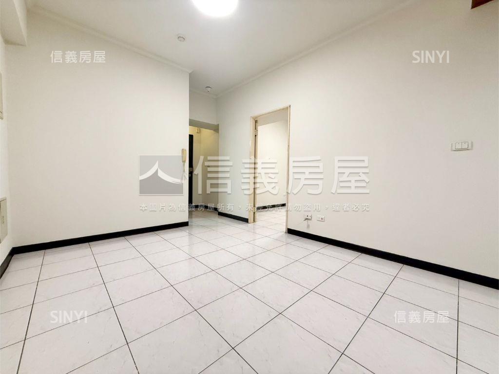 東區鄉城大鎮露台兩房車位房屋室內格局與周邊環境