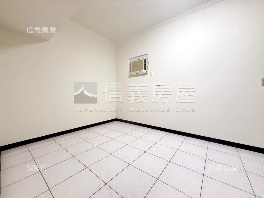 東區鄉城大鎮露台兩房車位房屋室內格局與周邊環境