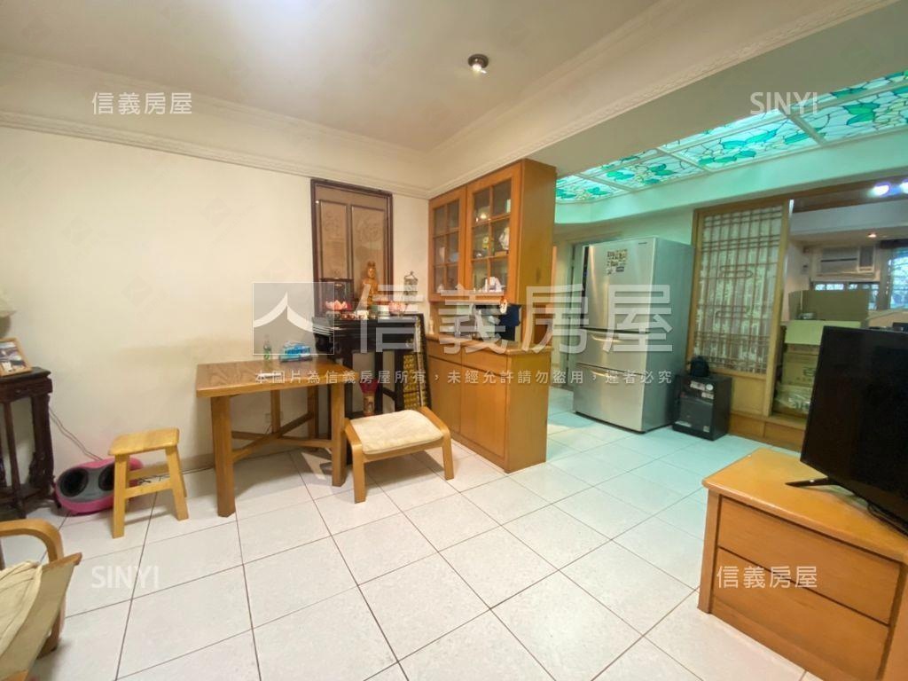 誠心出售★三房電梯近西門房屋室內格局與周邊環境