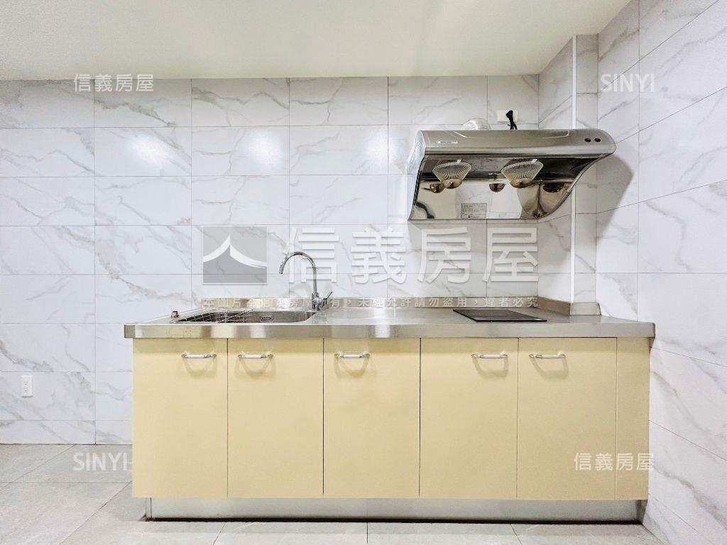 東區低總價平房裝潢透天房屋室內格局與周邊環境