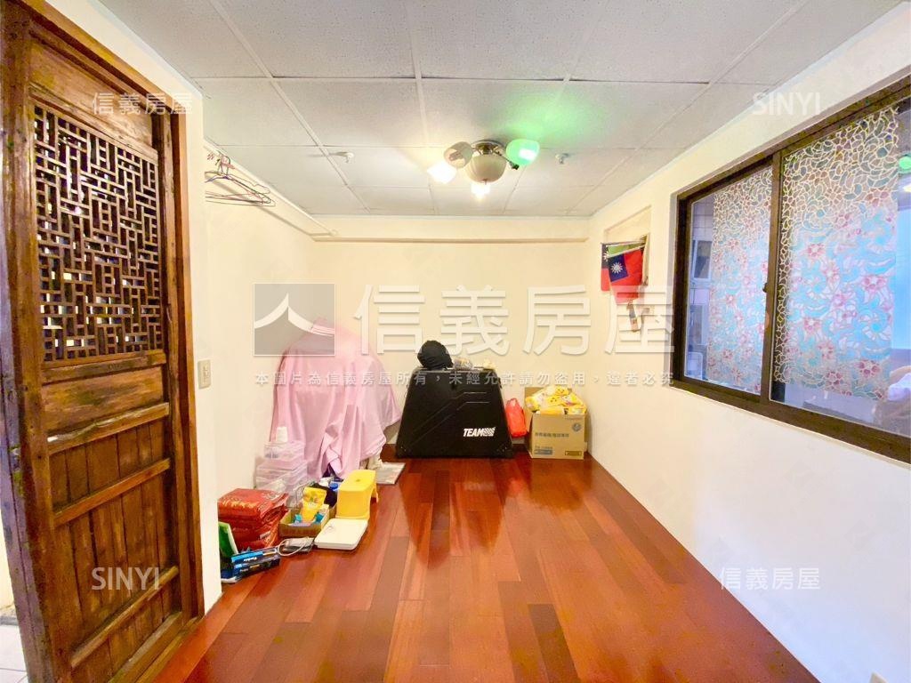 台北大學城＊次頂樓景觀戶房屋室內格局與周邊環境
