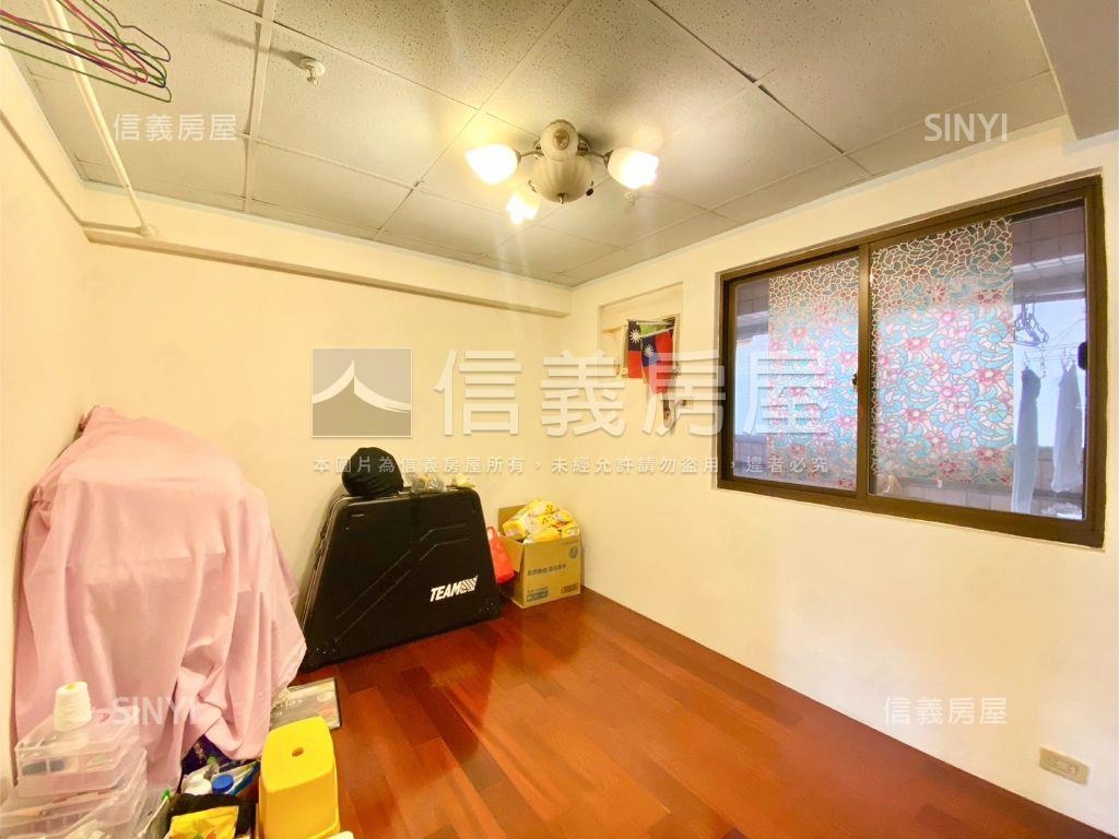 台北大學城＊次頂樓景觀戶房屋室內格局與周邊環境