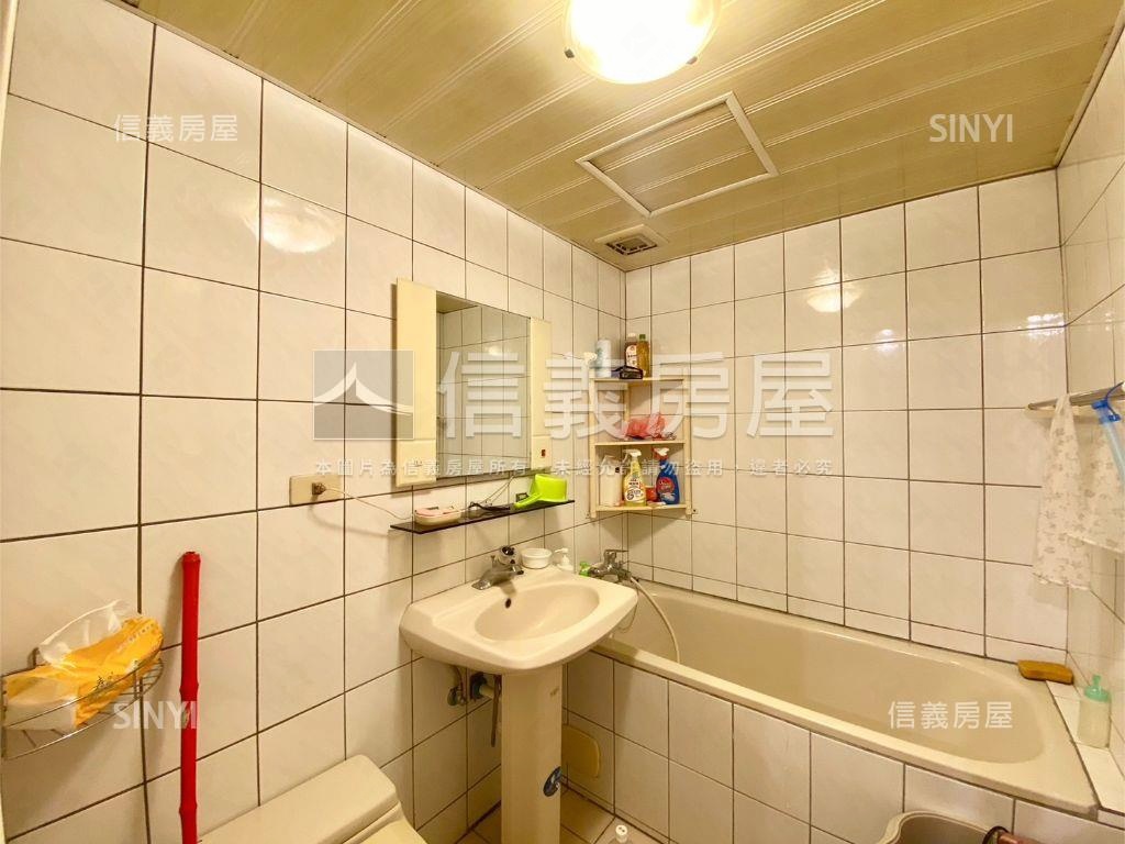 台北大學城＊次頂樓景觀戶房屋室內格局與周邊環境