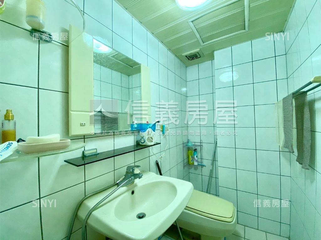 台北大學城＊次頂樓景觀戶房屋室內格局與周邊環境