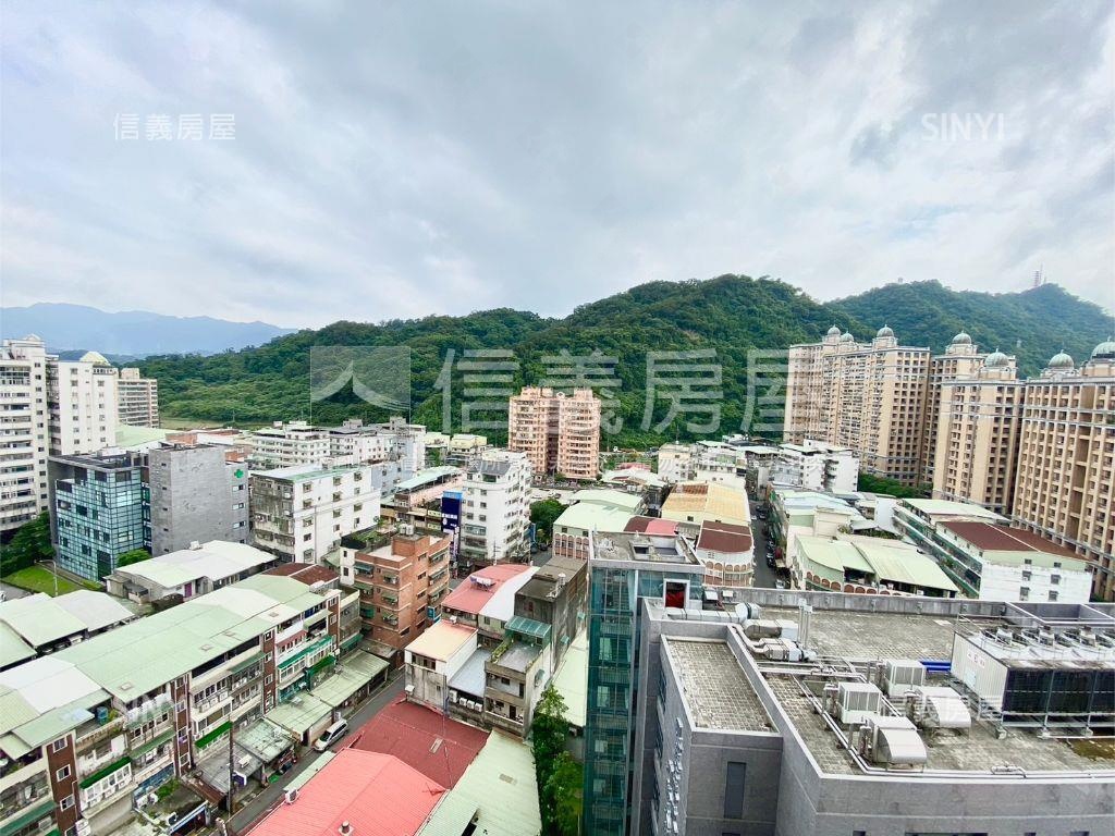 台北大學城＊次頂樓景觀戶房屋室內格局與周邊環境