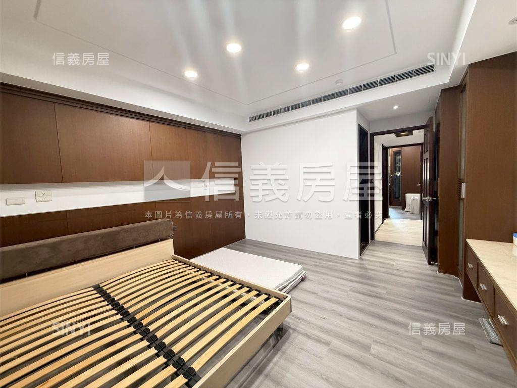 專任順天首席四房雙車位房屋室內格局與周邊環境