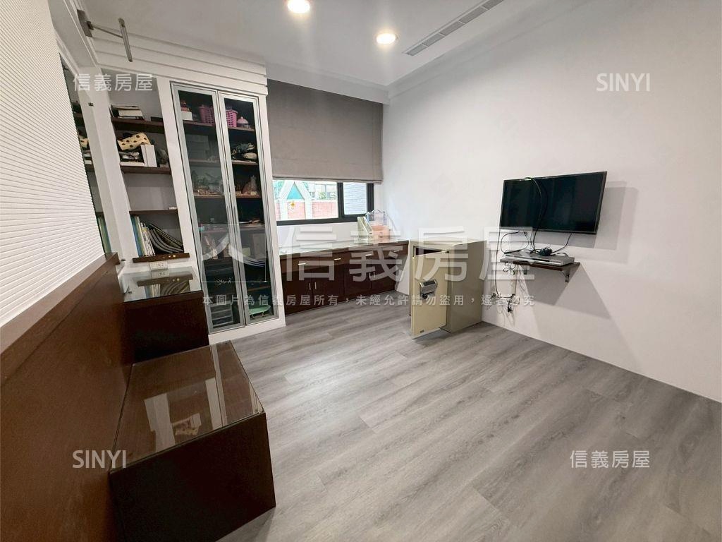 專任順天首席四房雙車位房屋室內格局與周邊環境