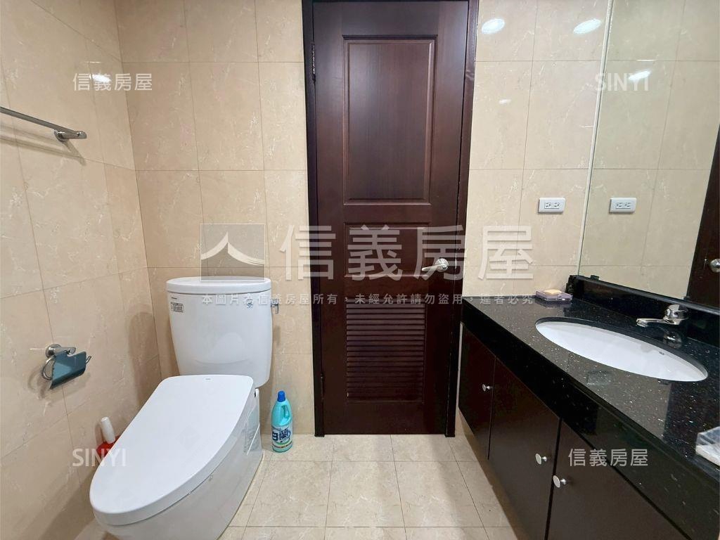 專任順天首席四房雙車位房屋室內格局與周邊環境