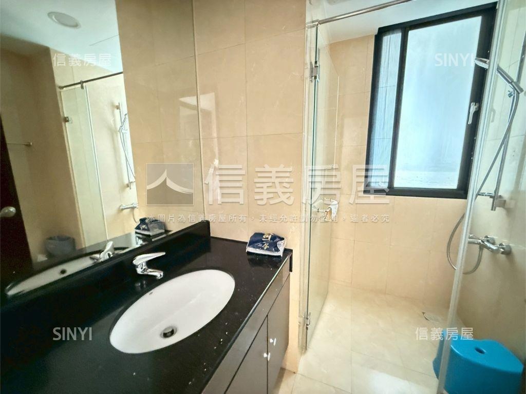 專任順天首席四房雙車位房屋室內格局與周邊環境