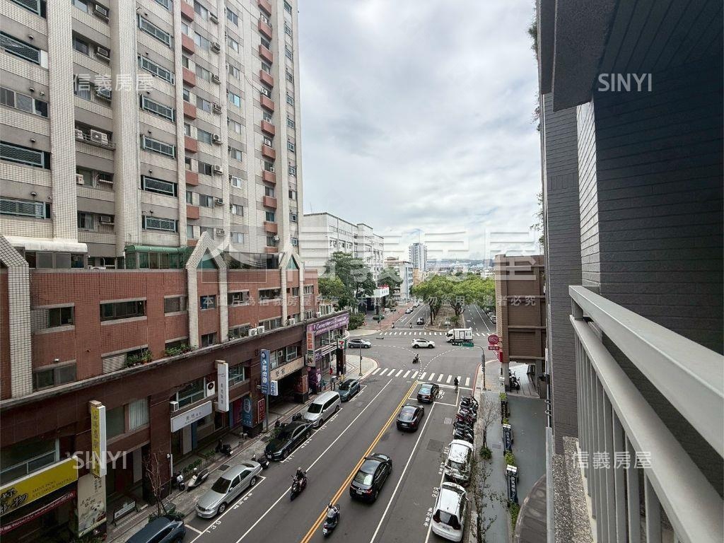 專任順天首席四房雙車位房屋室內格局與周邊環境