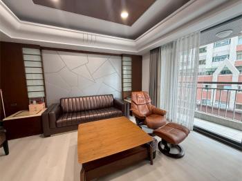 首席四房附雙車位！專任