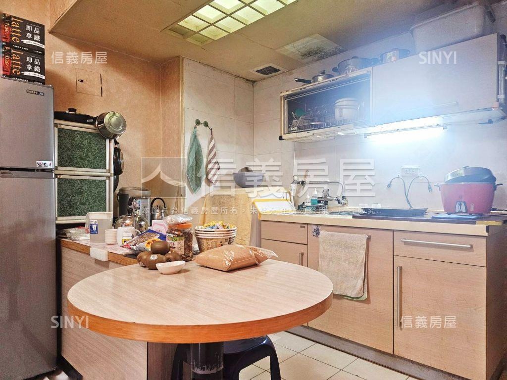 山居生活美麗首購大套房房屋室內格局與周邊環境