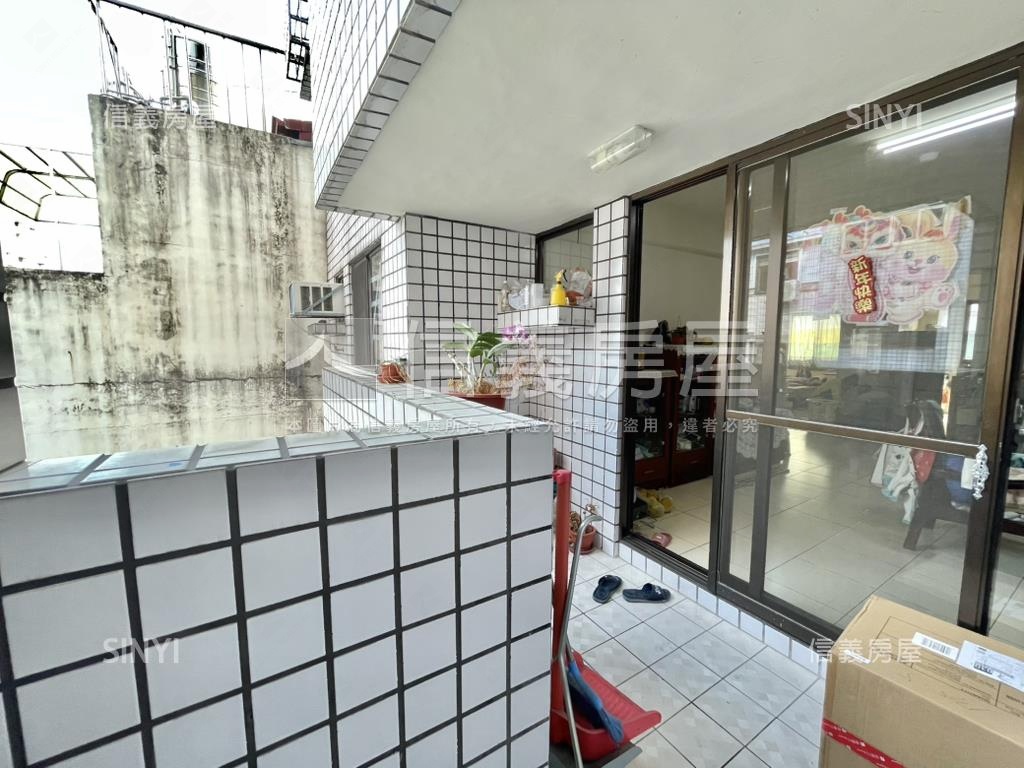 低總價。三房車位房屋室內格局與周邊環境