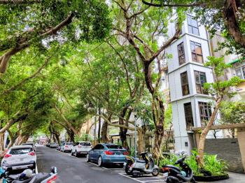 二村正面公園使用空間大