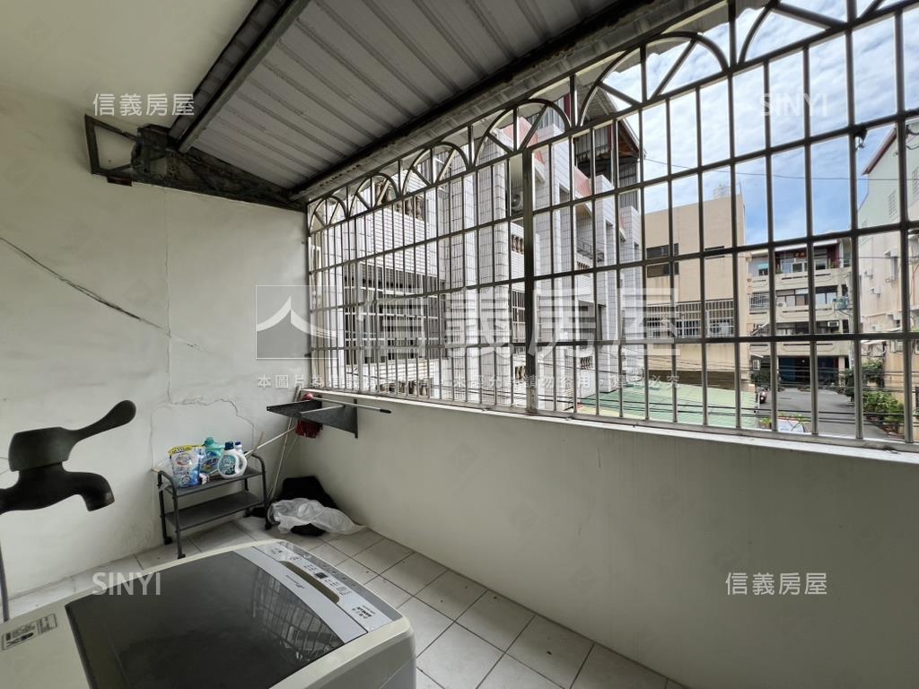 近公所朝東南裝潢透天房屋室內格局與周邊環境