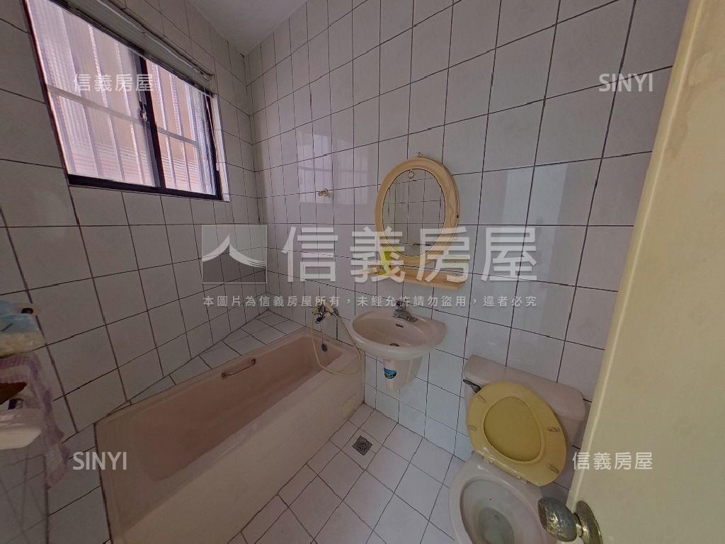 近市場整棟透天金店面房屋室內格局與周邊環境