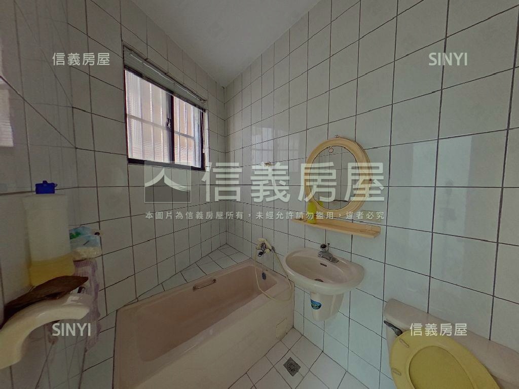 近市場整棟透天金店面房屋室內格局與周邊環境