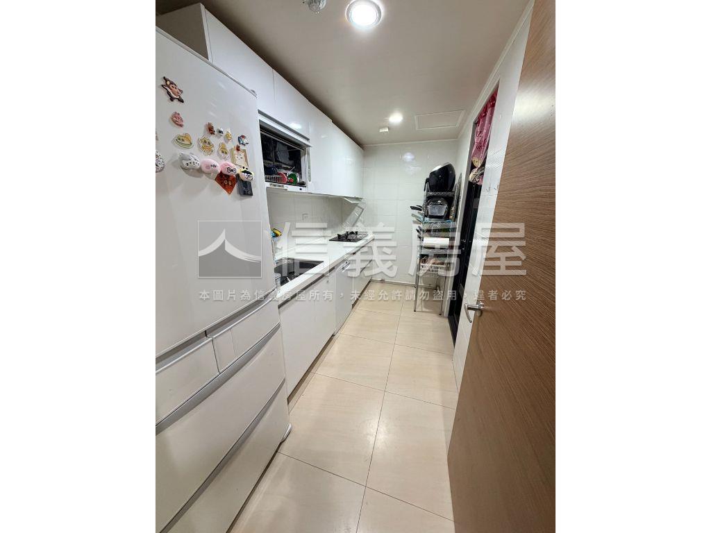 環宇市溫馨三房平車房屋室內格局與周邊環境