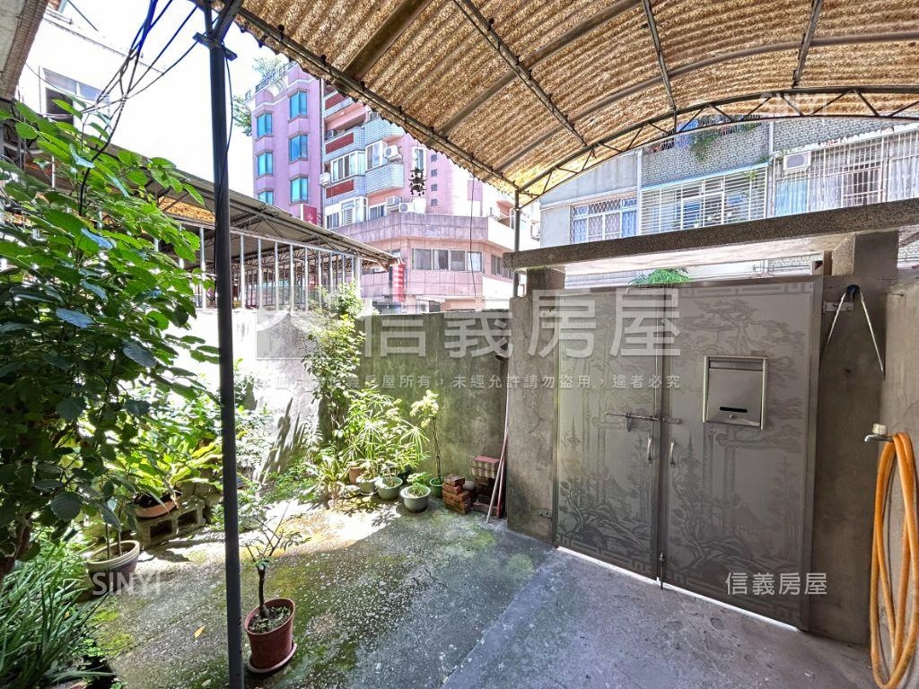 臨路邊間前後庭院日式洋房房屋室內格局與周邊環境