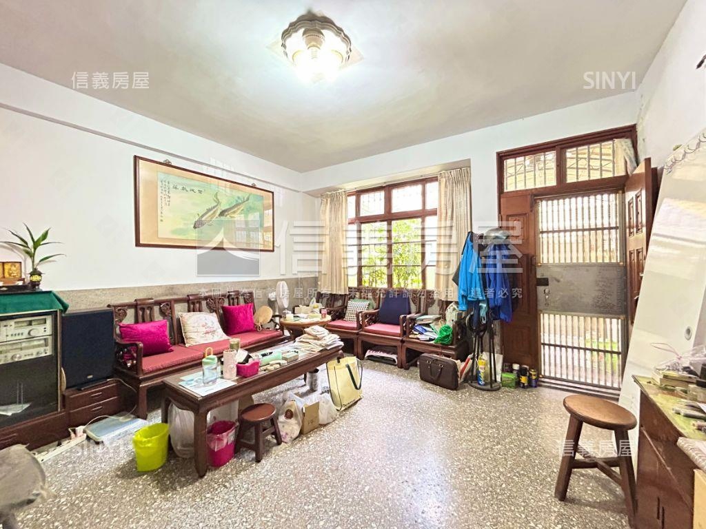 臨路邊間前後庭院日式洋房房屋室內格局與周邊環境