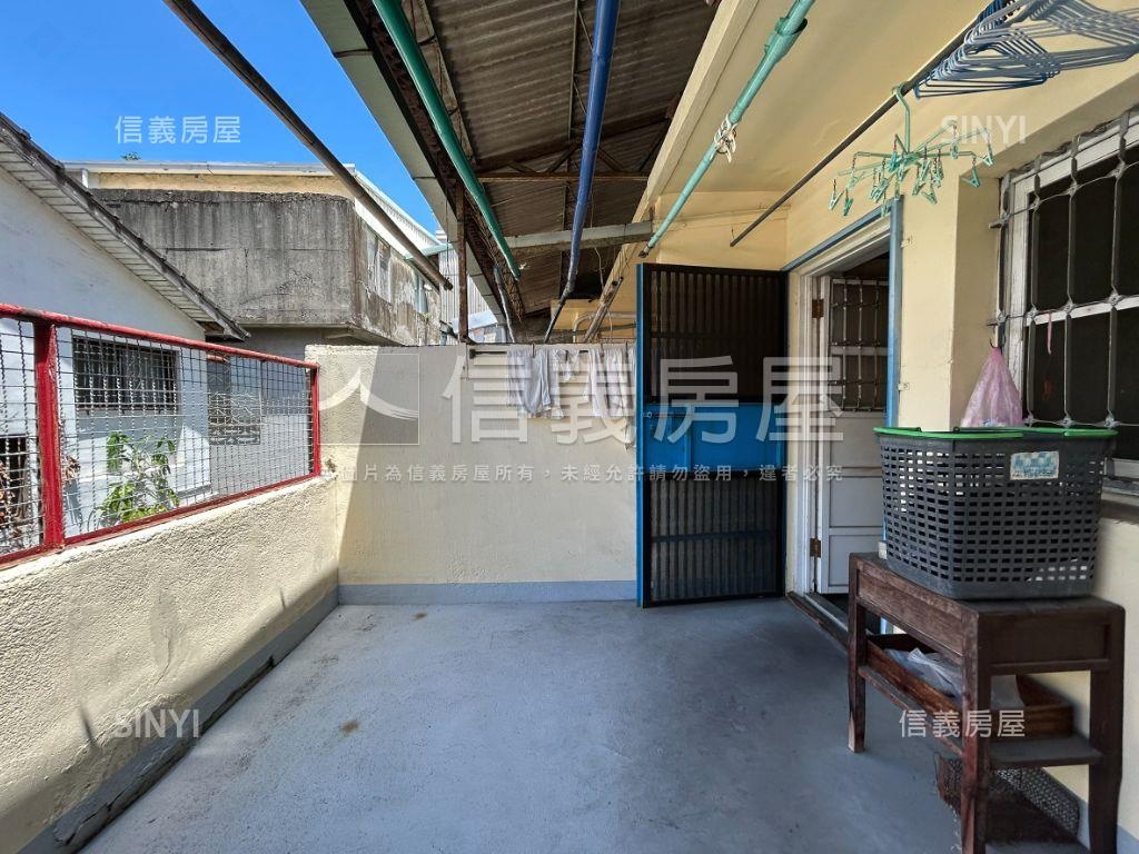 臨路邊間前後庭院日式洋房房屋室內格局與周邊環境