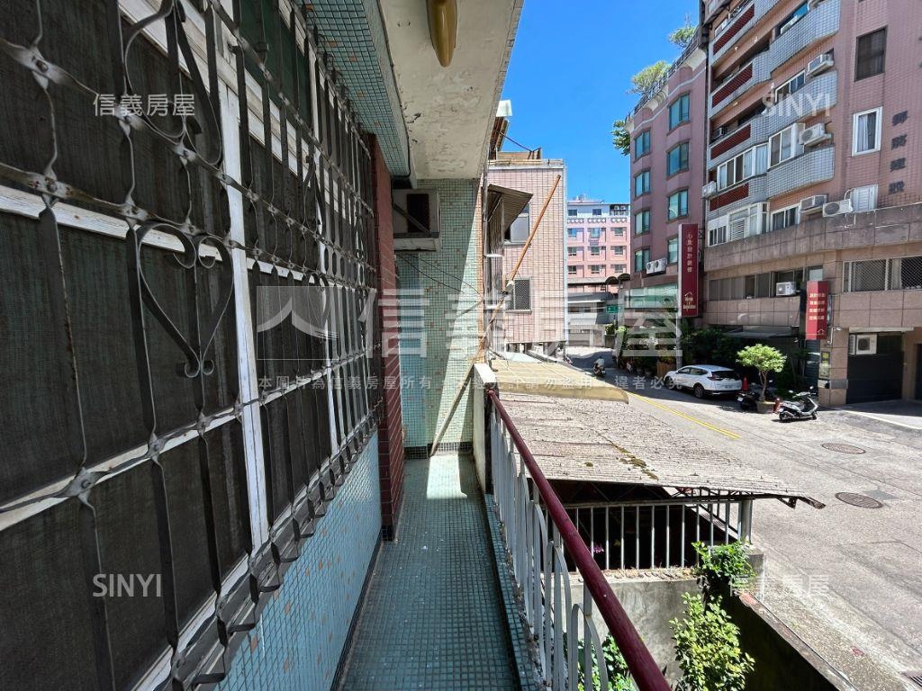 臨路邊間前後庭院日式洋房房屋室內格局與周邊環境