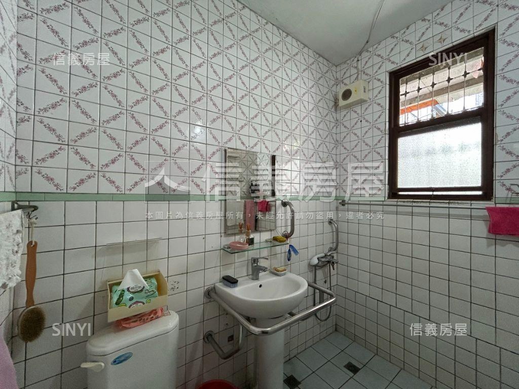 臨路邊間前後庭院日式洋房房屋室內格局與周邊環境