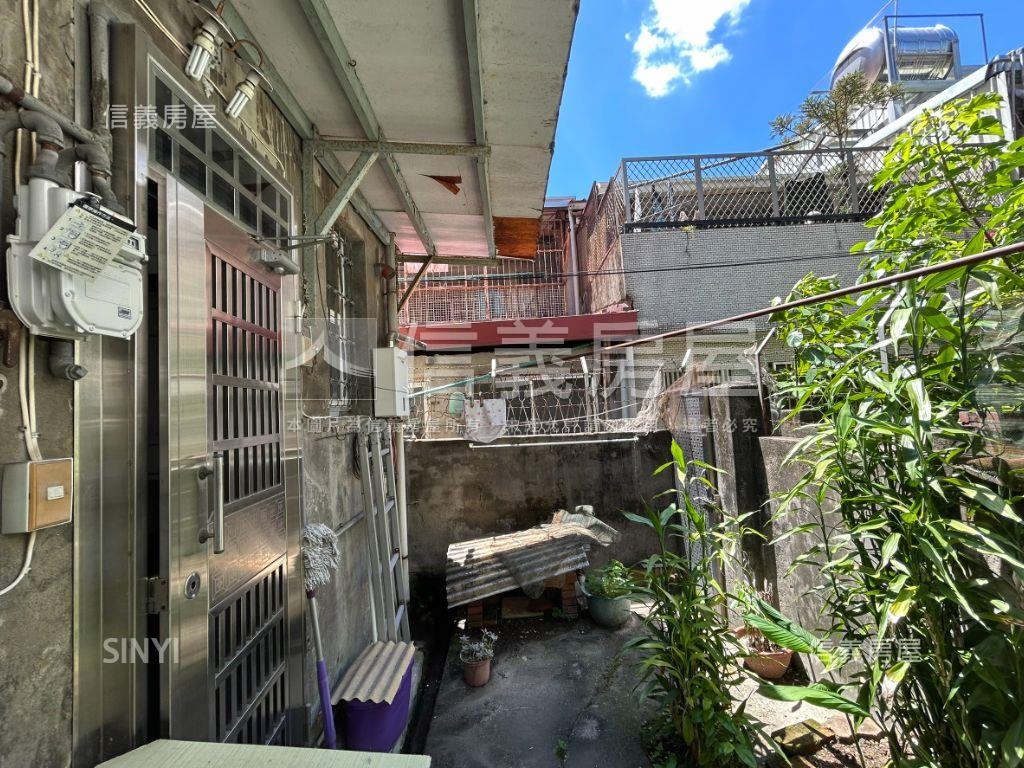 臨路邊間前後庭院日式洋房房屋室內格局與周邊環境