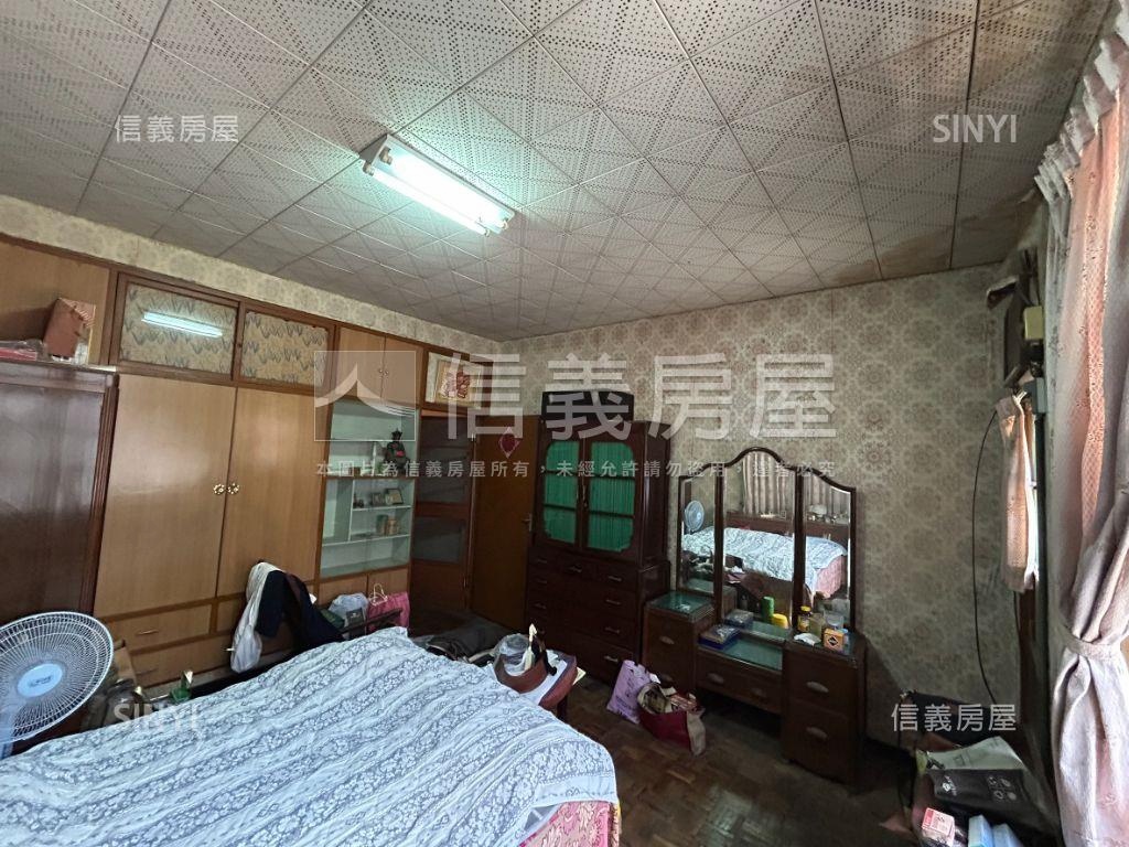臨路邊間前後庭院日式洋房房屋室內格局與周邊環境