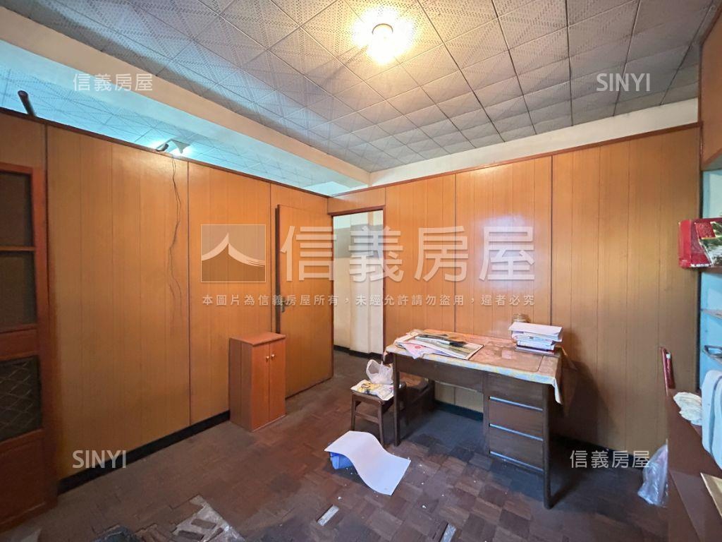 臨路邊間前後庭院日式洋房房屋室內格局與周邊環境