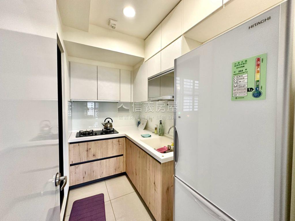心悅高樓精裝稀有雙平車房屋室內格局與周邊環境