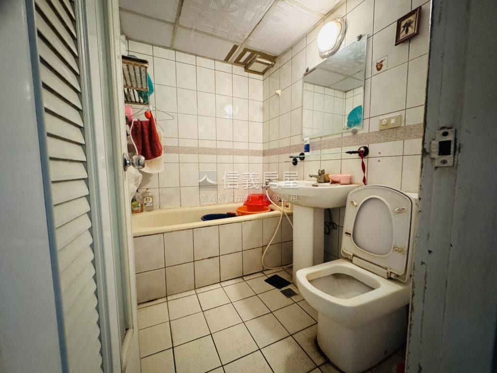 水湳稀有四房美宅房屋室內格局與周邊環境