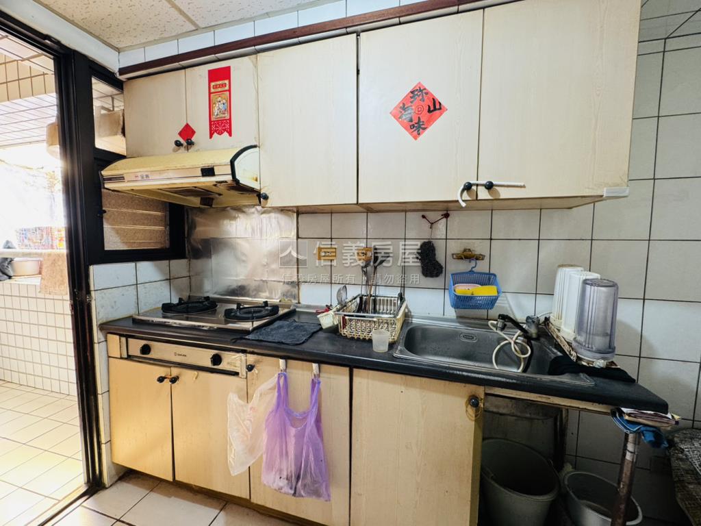 水湳稀有四房美宅房屋室內格局與周邊環境