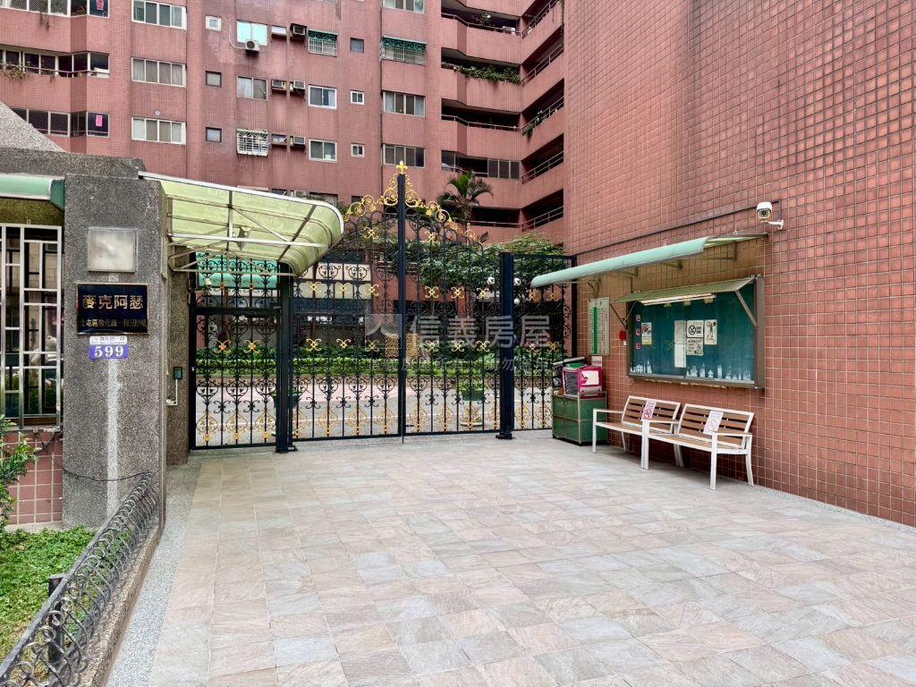 水湳稀有四房美宅房屋室內格局與周邊環境
