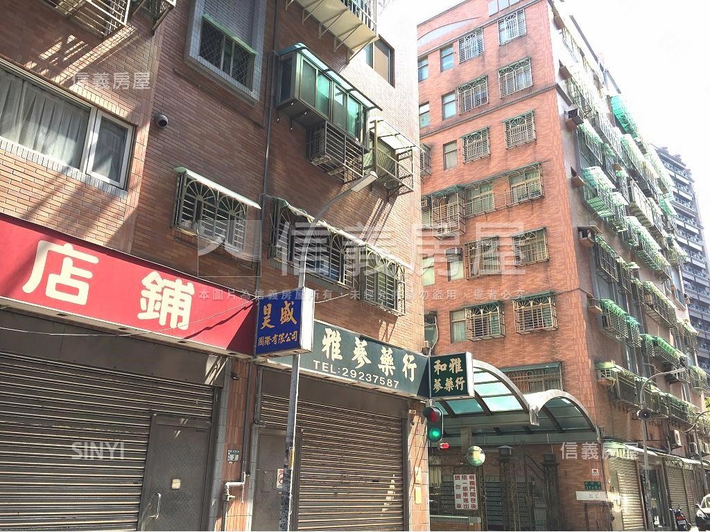 仁愛特區坡機車位房屋室內格局與周邊環境