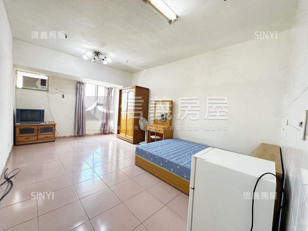 近車站愛河畔美宅房屋室內格局與周邊環境