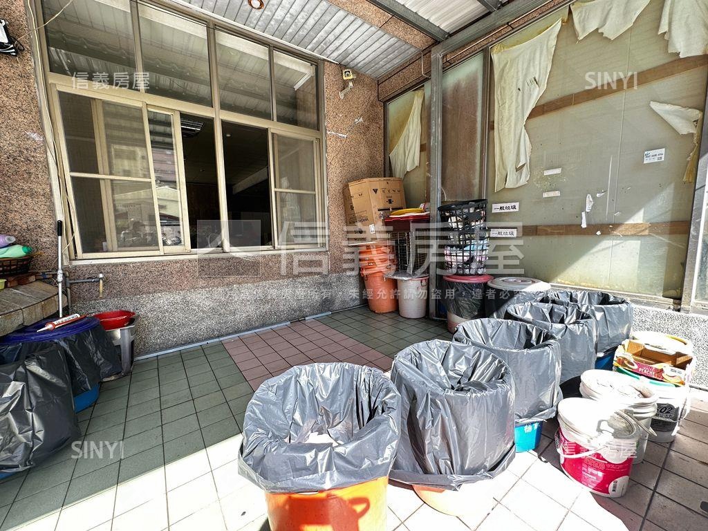 近車站愛河畔美宅房屋室內格局與周邊環境