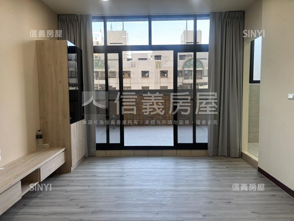 文心捷運三房平車大露台戶房屋室內格局與周邊環境