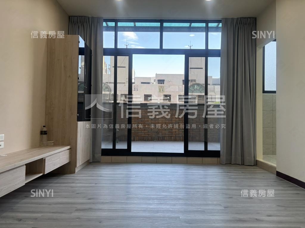 文心捷運三房平車大露台戶房屋室內格局與周邊環境