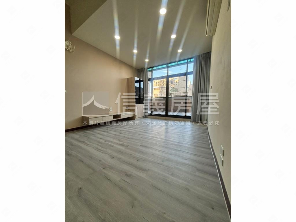 文心捷運三房平車大露台戶房屋室內格局與周邊環境