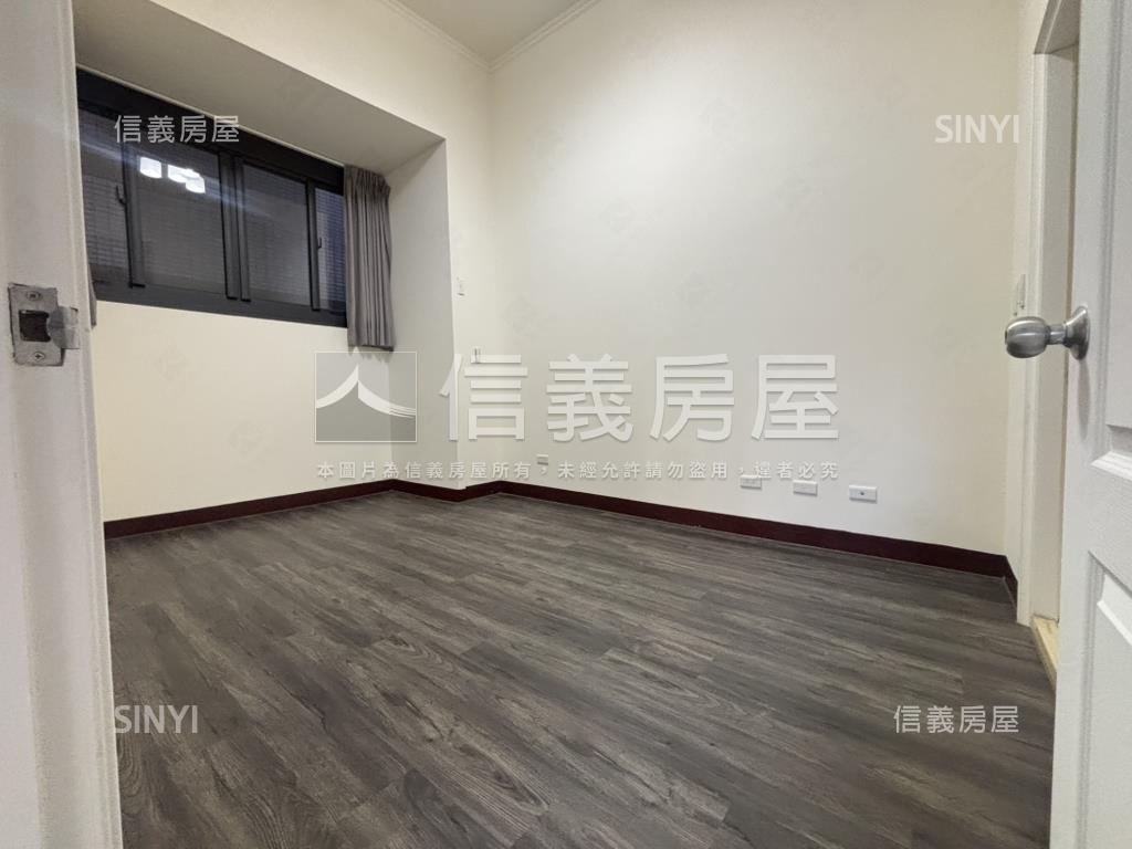 文心捷運三房平車大露台戶房屋室內格局與周邊環境