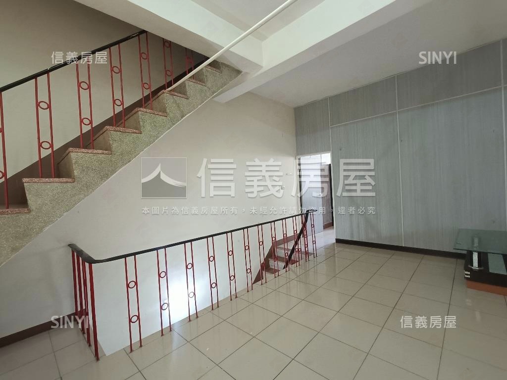 衛武營活巷優質透天房屋室內格局與周邊環境