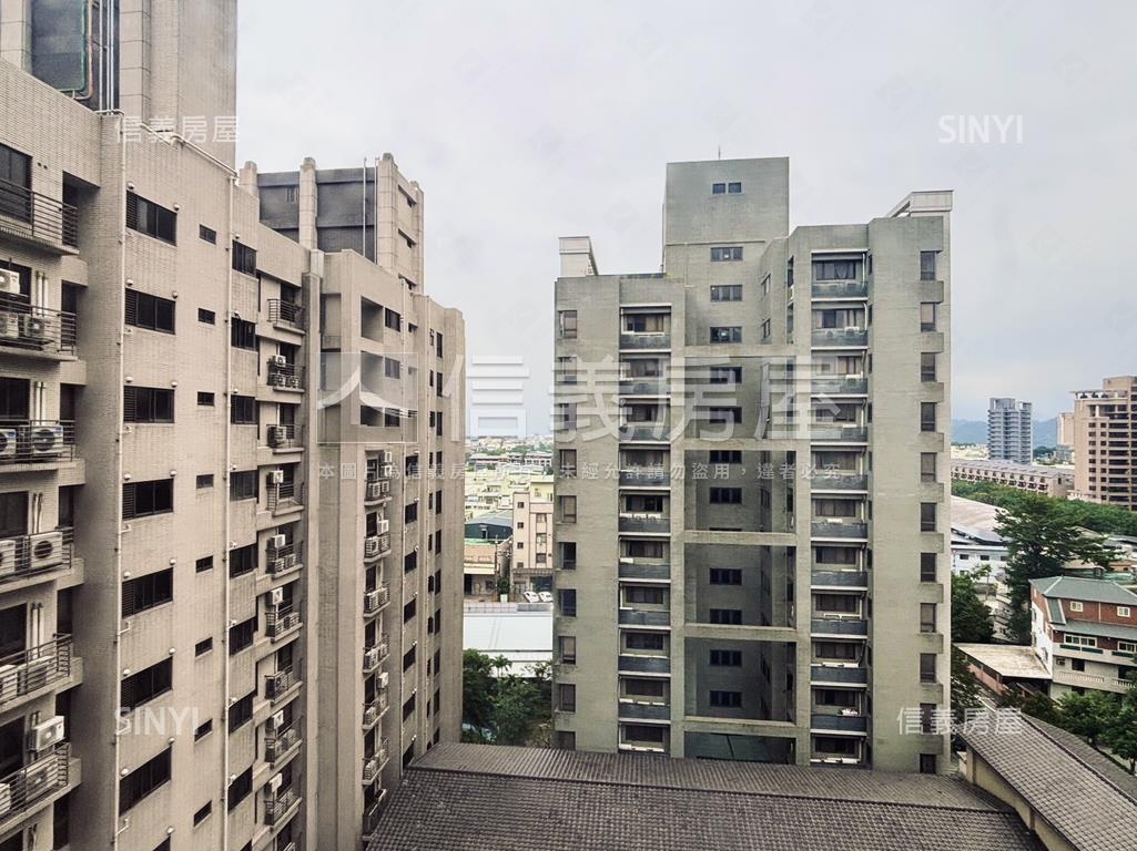 鵬躍序Ｂ１高樓景兩房車位房屋室內格局與周邊環境