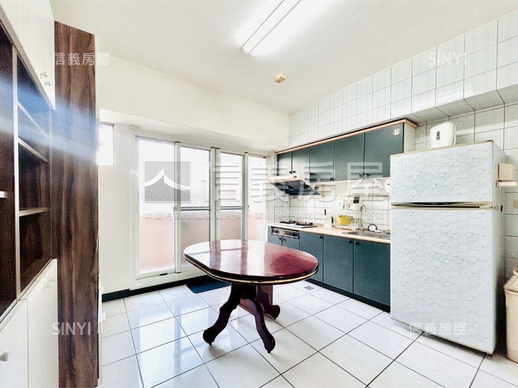 逢甲商圈採光漂亮美兩房房屋室內格局與周邊環境