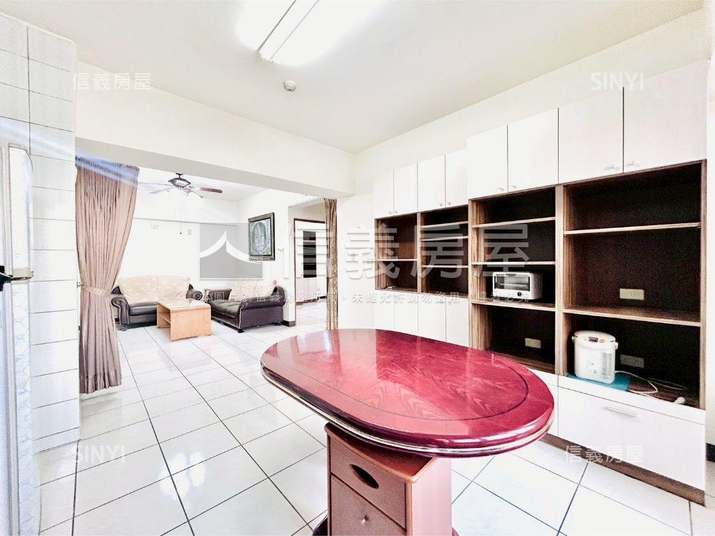 逢甲商圈採光漂亮美兩房房屋室內格局與周邊環境