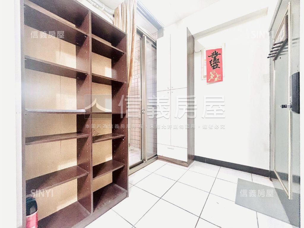 逢甲商圈採光漂亮美兩房房屋室內格局與周邊環境