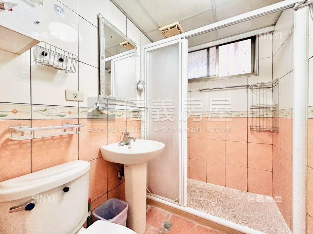 逢甲商圈採光漂亮美兩房房屋室內格局與周邊環境